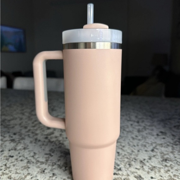 Stanley Pink Dusk 30oz - Picture 4 of 4